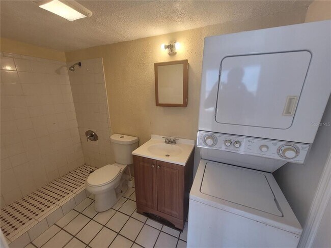 Building Photo - 1802 Barton Dr