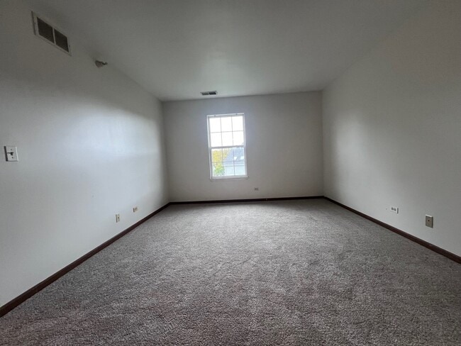 Building Photo - 1350 Orleans Dr