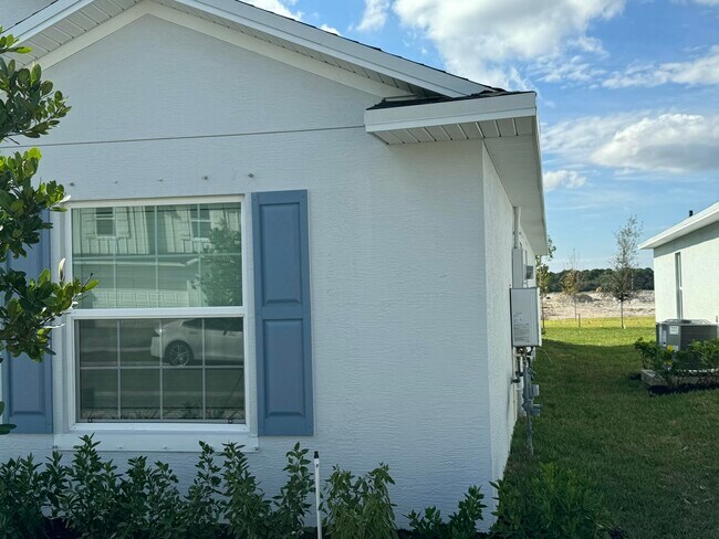 Building Photo - 10468 NW Suncrest Lp