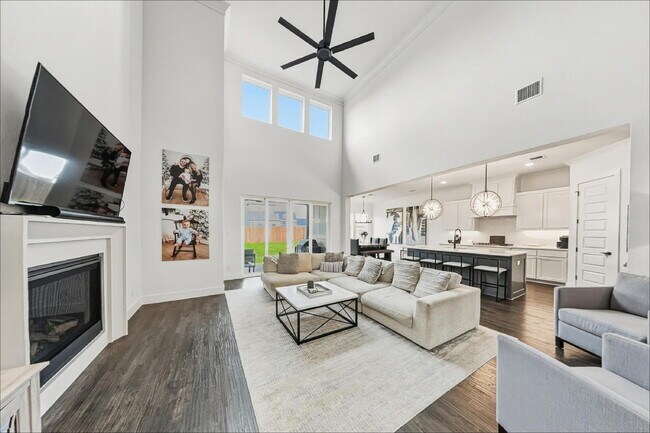 Building Photo - Luxury 4-bedroom, 3-bathroom home with an office and media room in Aledo!