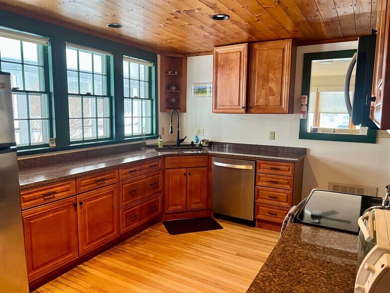 Building Photo - 1316 US-302