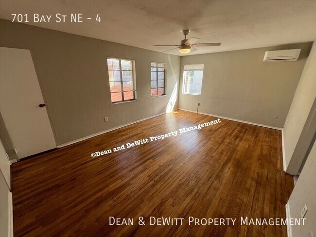 Building Photo - 701 Bay St NE