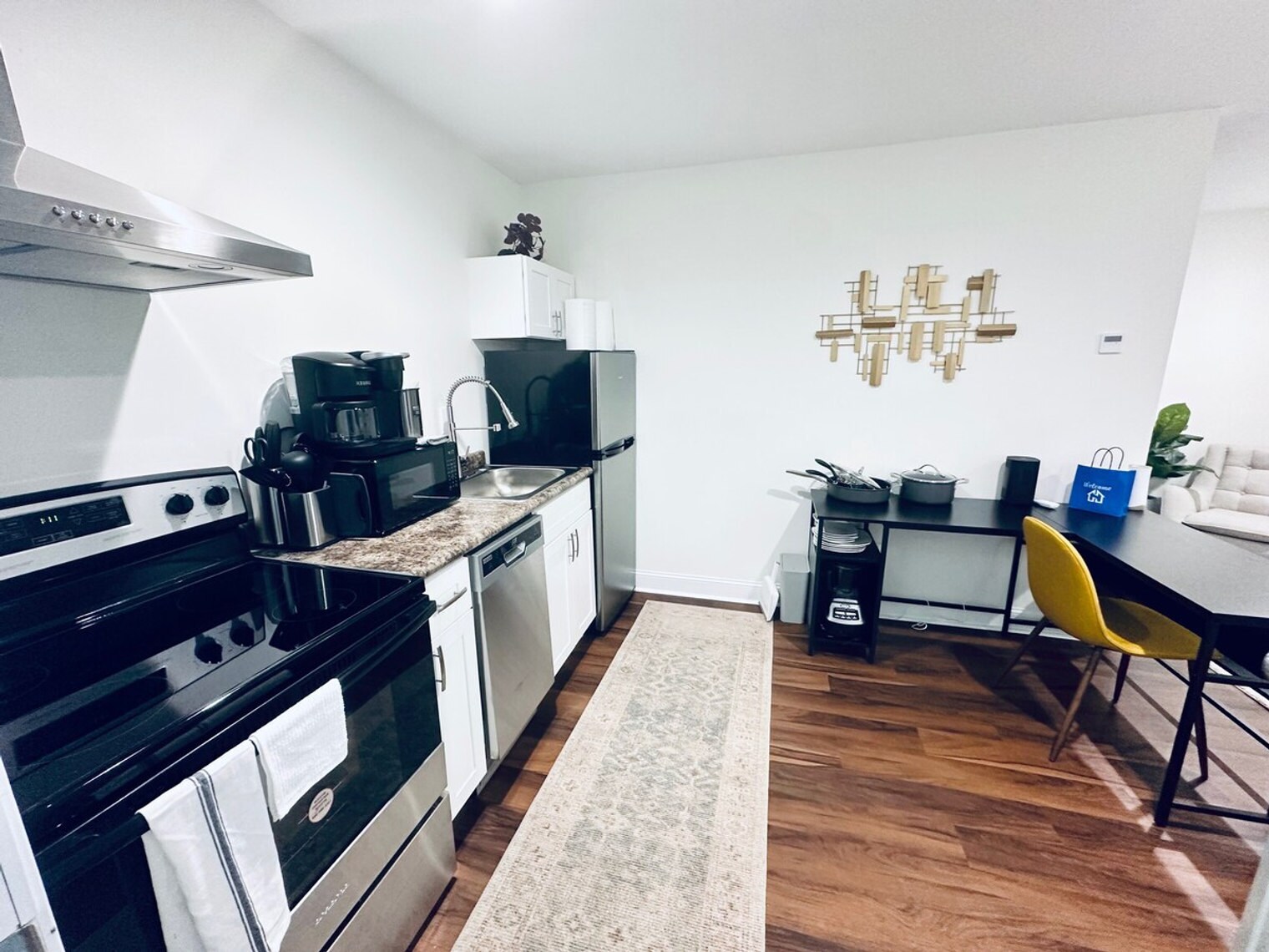 Building Photo - 107 David St