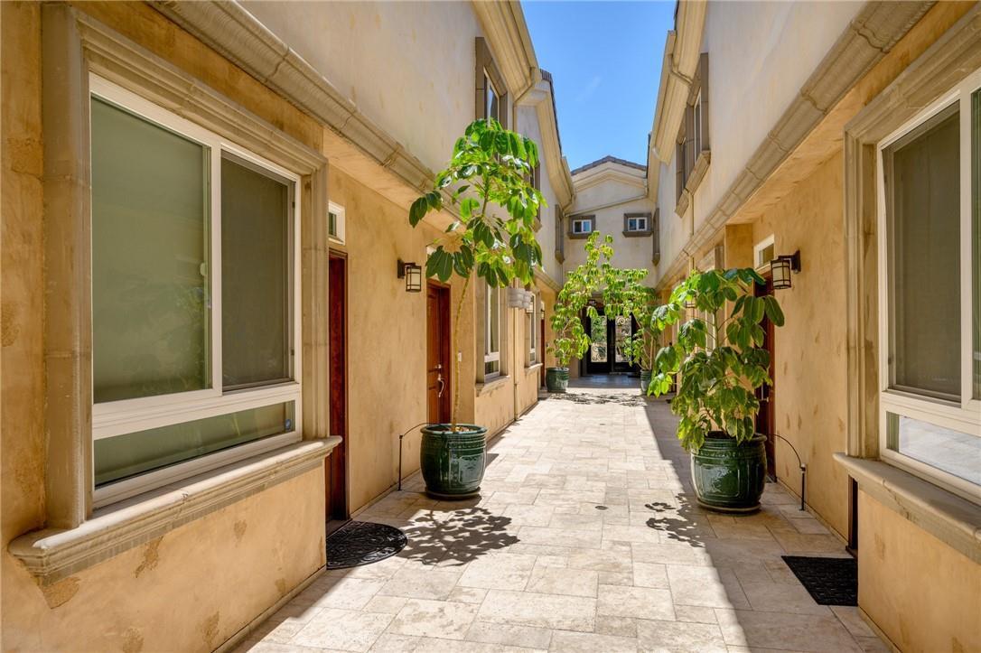 Building Photo - 11323 Huston St