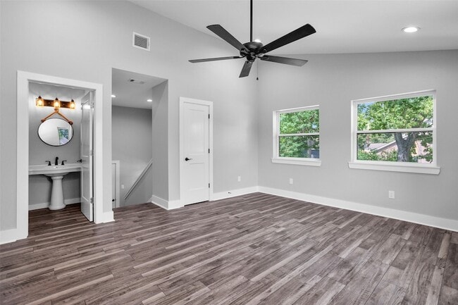 Building Photo - 101 April Point Pl