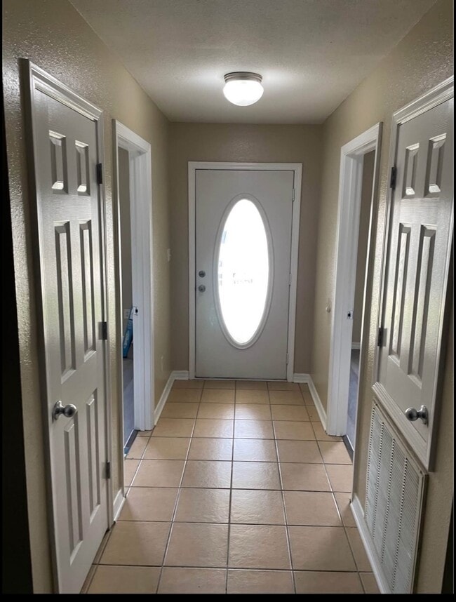Building Photo - 15533 Quail Creek Cove