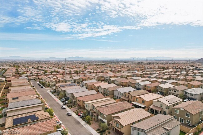 Building Photo - 10971 Meridian Flds Ave