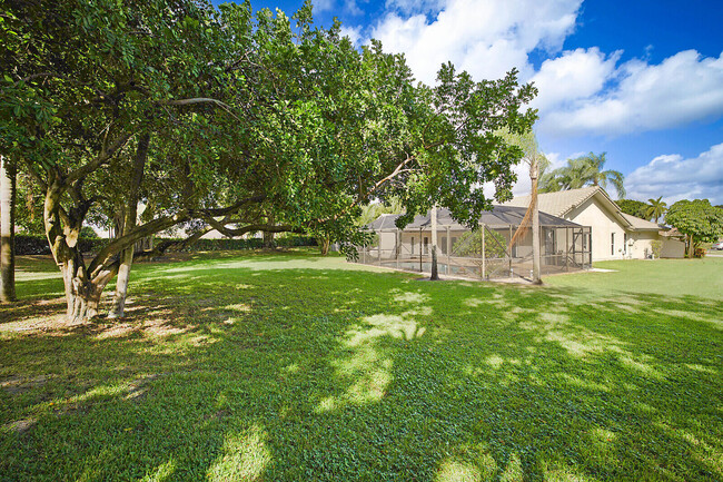 Building Photo - 20816 Sugarloaf Ln