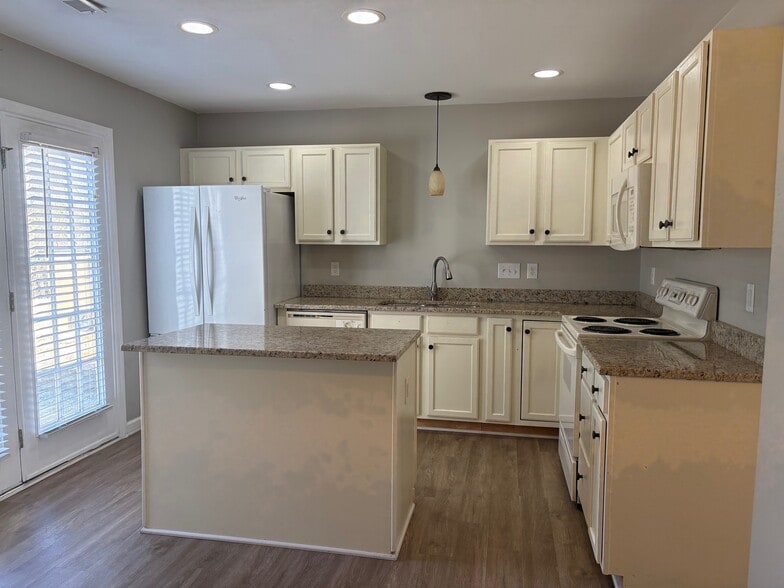 Building Photo - 4642 Cross Ridge Ln