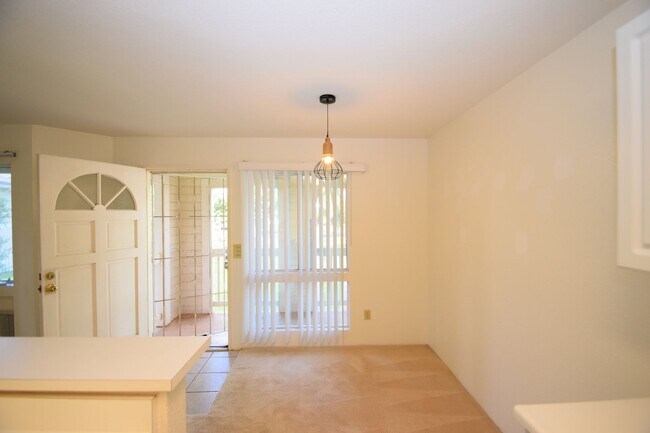 Building Photo - PARKGLEN AT WAIKELE – Clean and well-maint...