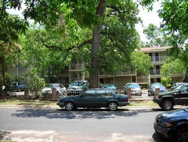 Building Photo - Pre-Lease for August 2026 - Treehouse #306