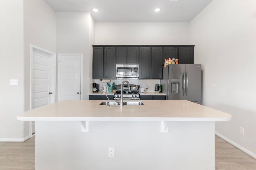 Building Photo - 14930 Spg Frst Ln