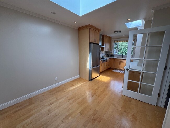 Building Photo - Single Family Home in Prime Sunset Location!