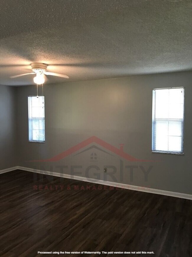 Building Photo - 3 bed/2 bath in Orange Park