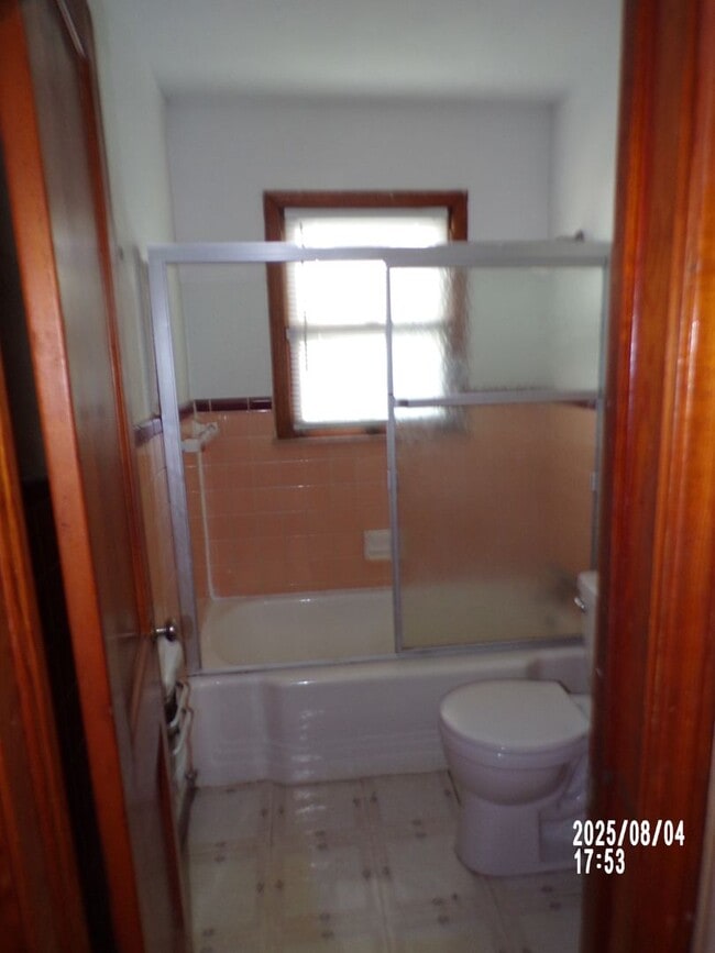 Building Photo - centrally located, pets negotiable with owner approval