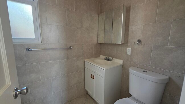 Building Photo - 6 50th St