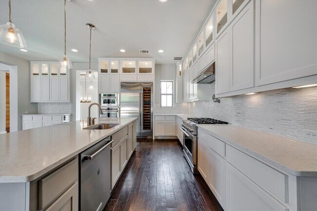 Building Photo - 6316 Bernia Dr