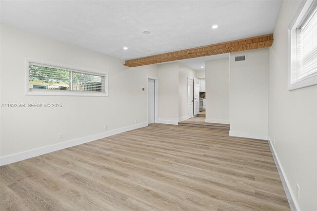 Building Photo - 251 SE 7th St