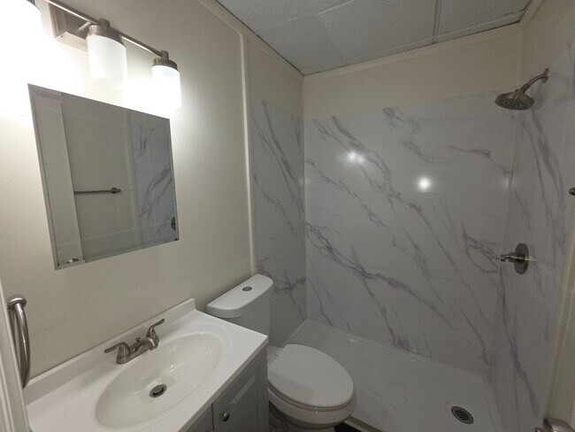 Building Photo - 202 Luella Ct