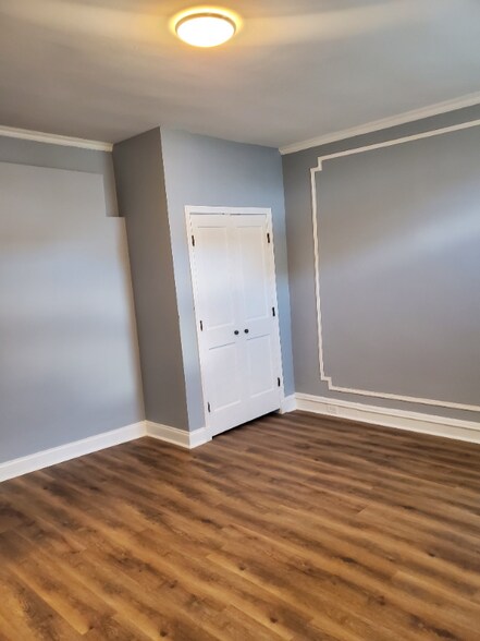Building Photo - 803 Brooks Ln