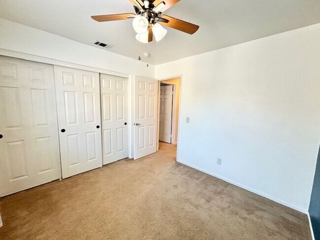 Building Photo - Oxnard | Seabreeze Gated Community | 3 Bedroom + 2.5 Bathroom | Corte Las Holas