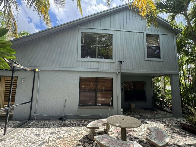 Building Photo - 5065 Willow Pond Rd W