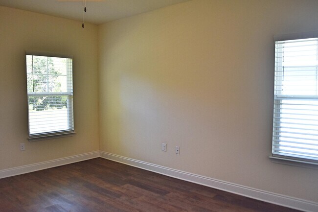 Building Photo - 211 Brandywine Rd