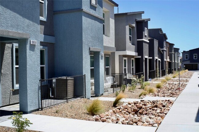 Building Photo - 9859 Hidden Pass Ave