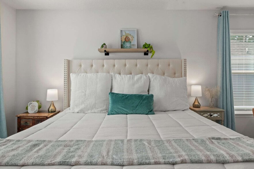 Building Photo - 12 Sandy Cv Wy