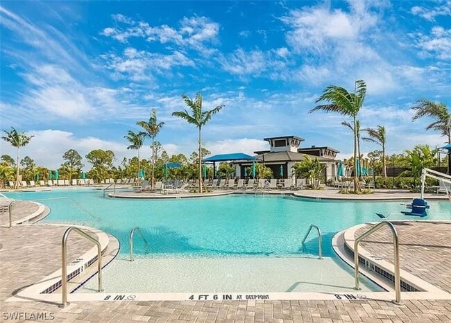 Building Photo - 12180 Wellen Golf St