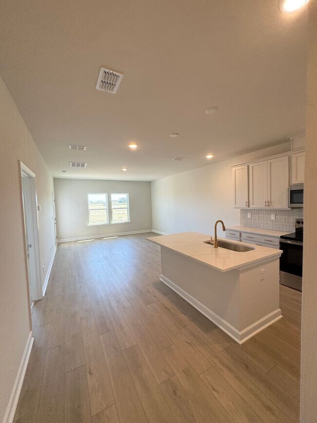 Building Photo - 738 Ebb Tide Rd