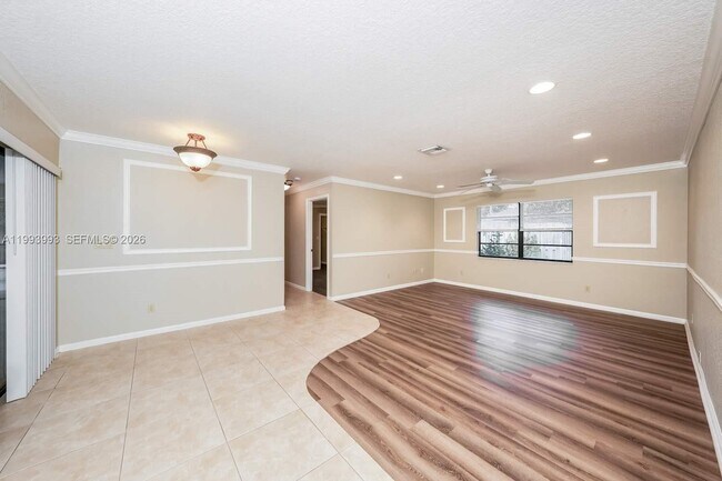 Building Photo - 845 Daffodil Dr