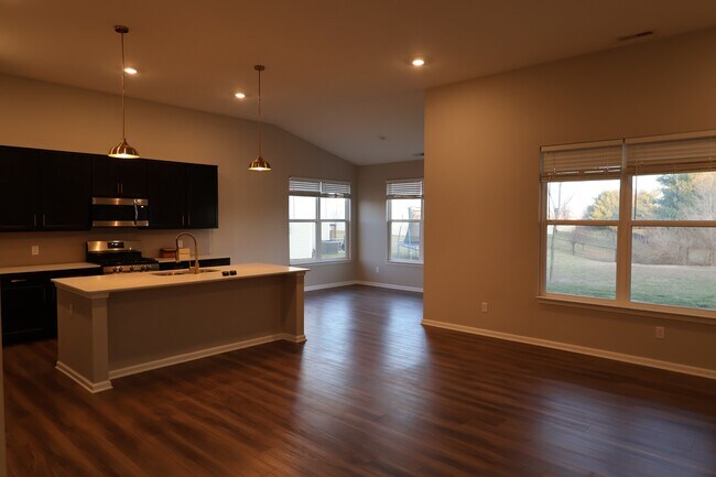 Building Photo - 2951 Daylily Dr