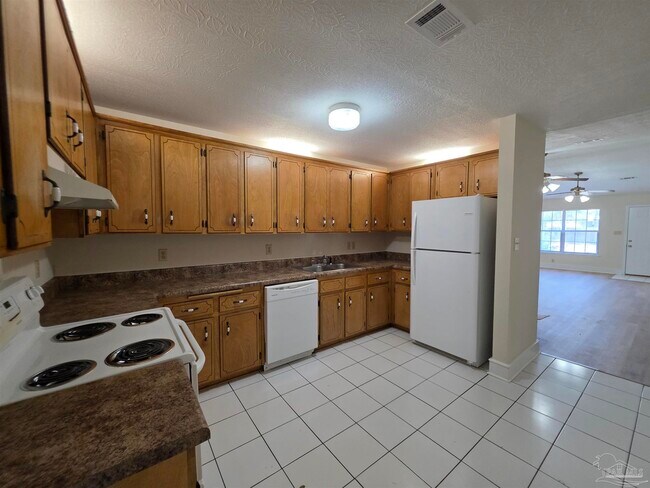 Building Photo - 916 Rentz Ave