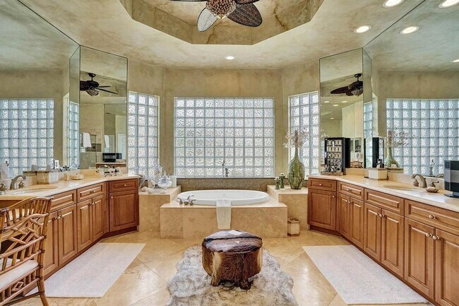 Building Photo - 14985 SW 38th St