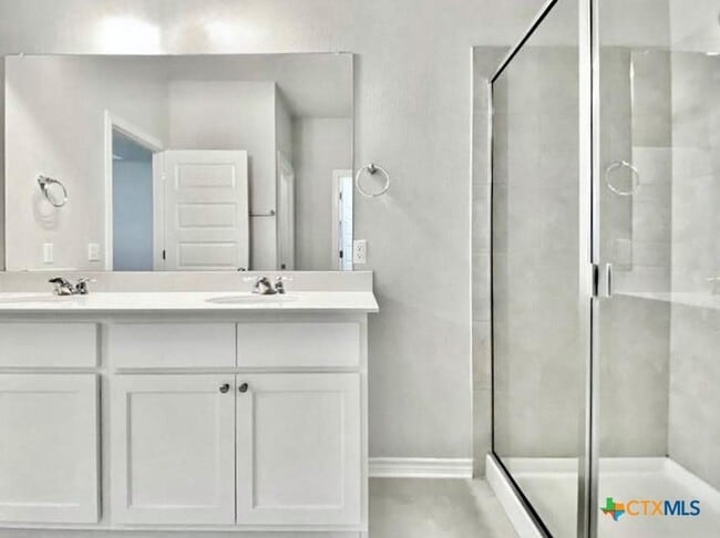 Building Photo - 816 Alta Wy