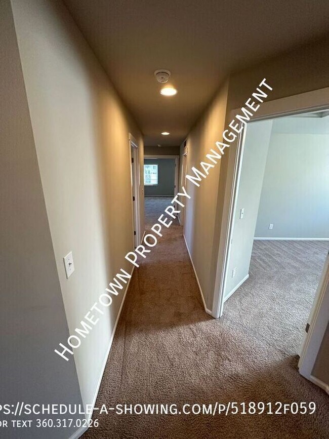 Building Photo - 6918 Honeylocust Ct NE