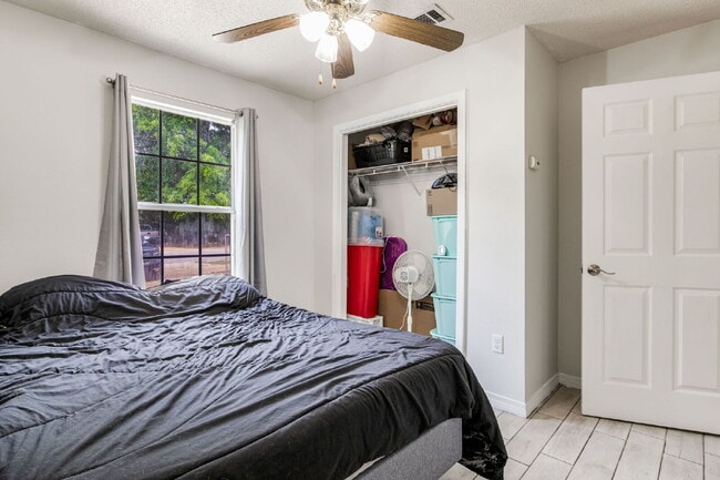 Building Photo - Move-in ready 3-bedroom, 1-bath cottage