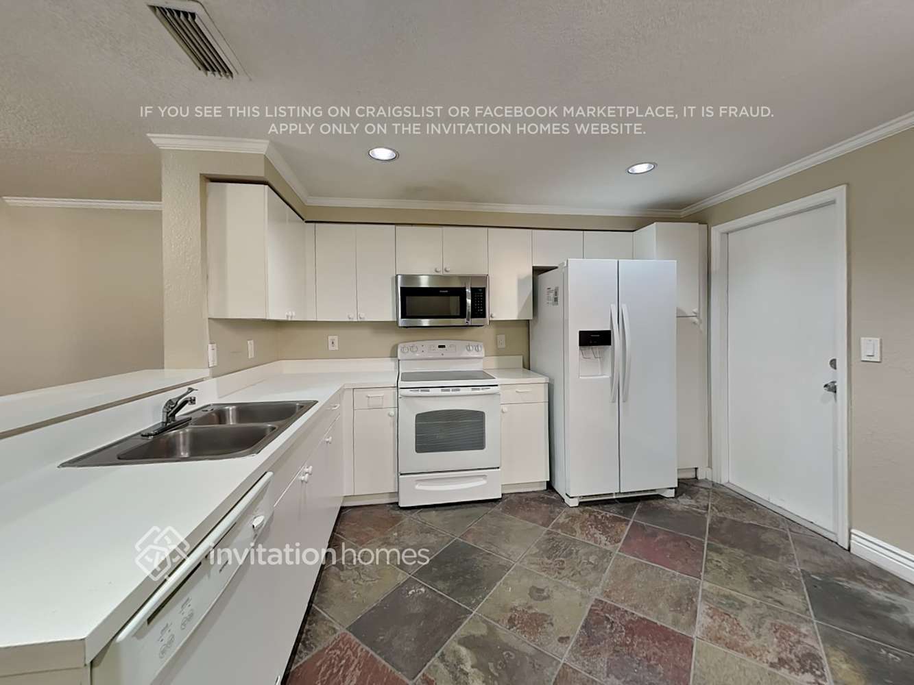 Building Photo - 1392 Coronado Rd