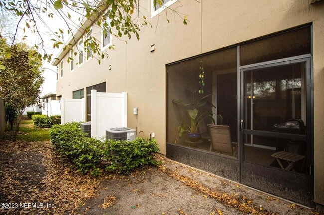 Building Photo - 12286 Black Walnut Ct