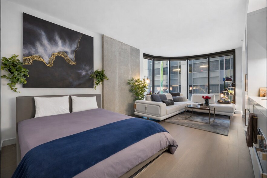 Building Photo - 55 Lagrange St