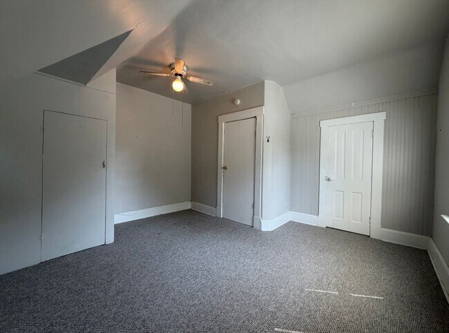 Building Photo - 758 S Delaware Ave