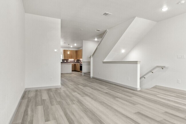 Building Photo - * MOVE IN SUMMER 7/31/2027 * 5 Bed 5.5 Bath Lubbock 1 Block to The TCU Neeley Building