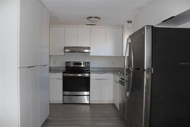 Building Photo - 10115 Wheatley Hills Ct