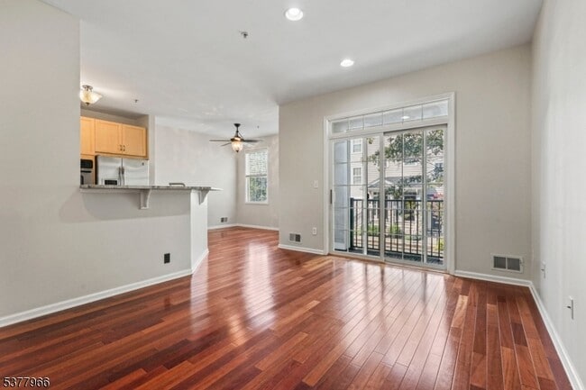 Building Photo - 107 Brittany Ct