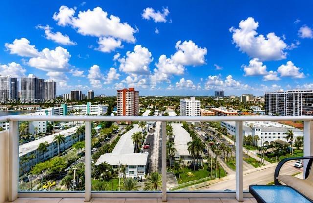 Building Photo - 3140 S Ocean Dr