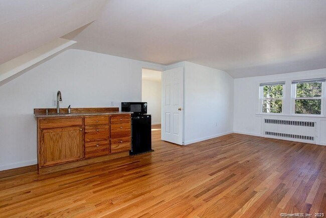 Building Photo - 12 Dunham Rd