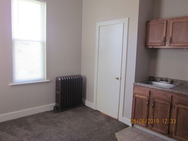 Building Photo - 203 W Dewald St