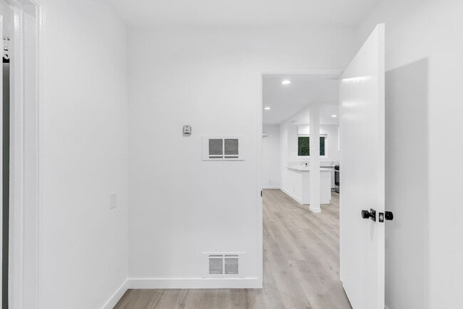 Building Photo - 1138 Cardiff Ave