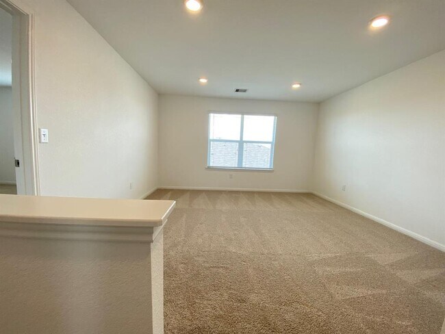 Building Photo - 209 Saide St